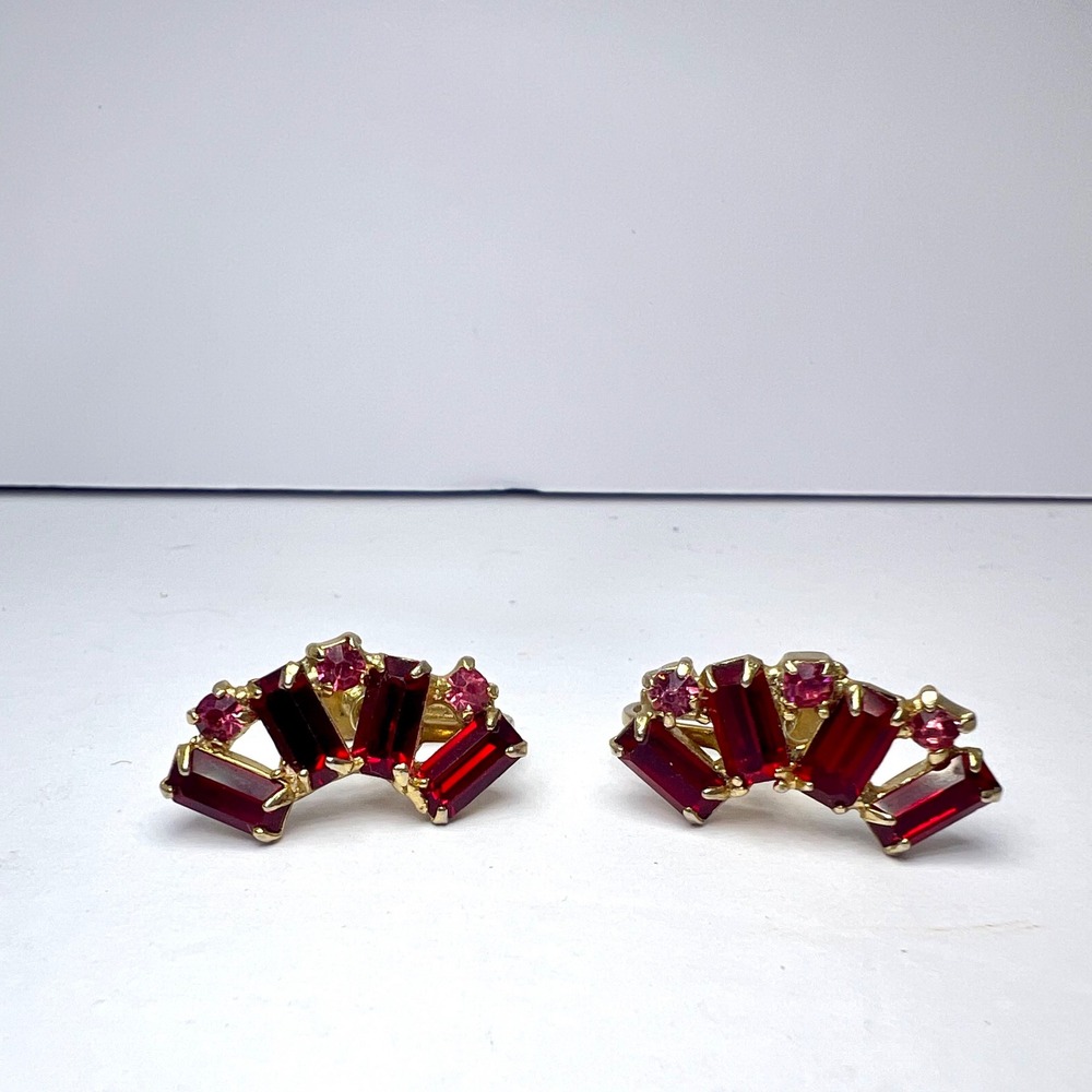 Vintage Red Pink Rhinestone Screw Back Earrings Baguette‎ Fan Gold Tone Costume